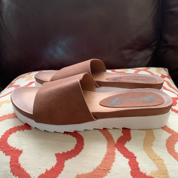 Seven 7 For All Mankind Vegan Leather Pearl Slides Sandals SZ US 7 EU 38 - Picture 10 of 14